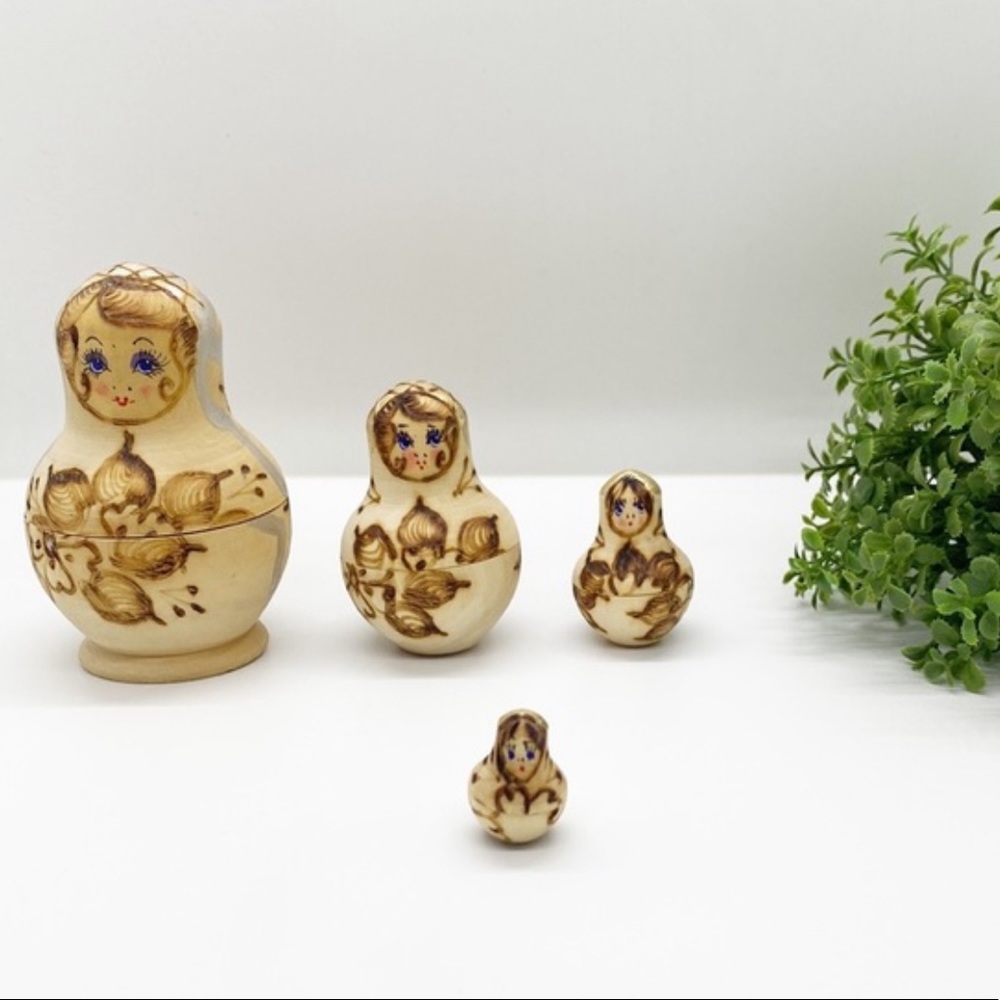 Stacking Nesting Dolls